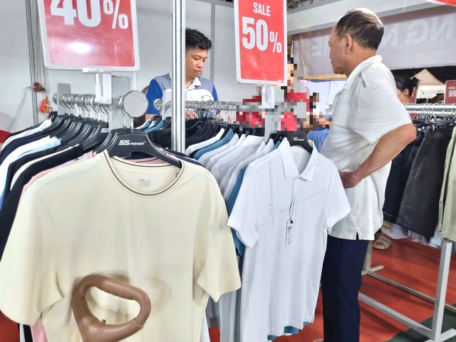 Ngành thuế thu hơn 1,7 triệu tỉ đồng, thu từ đất tăng gấp đôi- Ảnh 2. Ngành thuế thu hơn 1,7 triệu tỉ đồng, thu từ đất tăng gấp đôi- Ảnh 2.