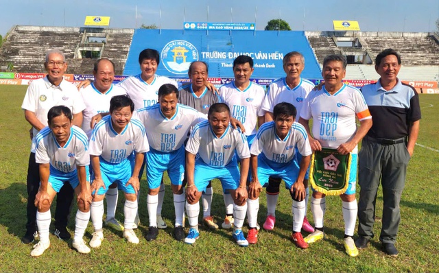 Đại chiến 'nảy lửa' cựu Quả b&oacute;ng v&agrave;ng Việt Nam tr&ecirc;n s&acirc;n Trường ĐH Đồng Th&aacute;p- Ảnh 7.