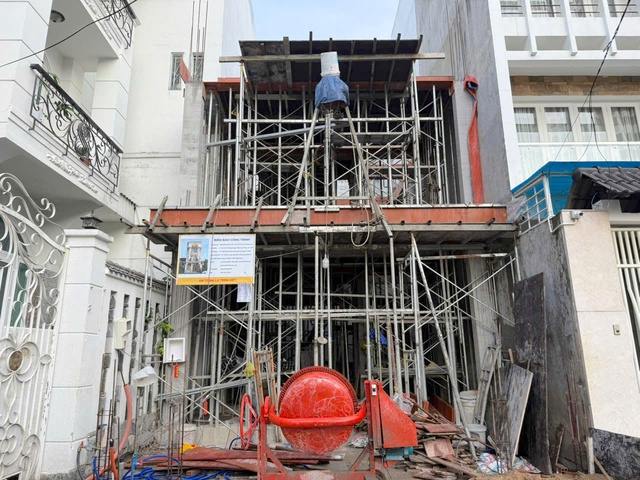 Vụ một người dân khổ với giấy phép xây dựng: Sở Xây dựng TP.HCM nói gì? - Ảnh 1.