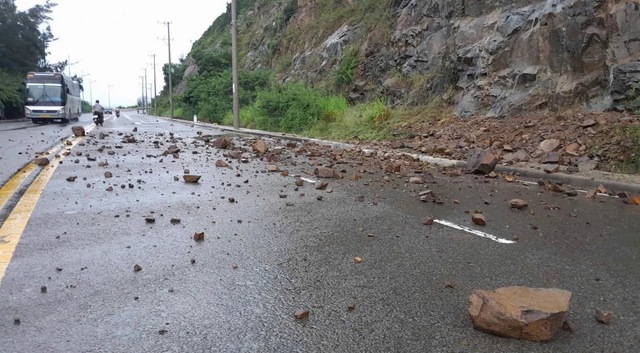 Khánh Hòa cảnh báo nguy cơ lũ quét, sạt lở đất tại 26 xã, phường- Ảnh 2.