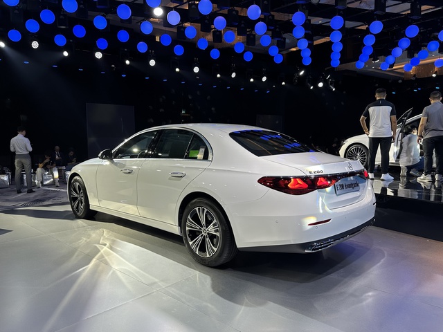 Mercedes E-Class 2025 có giá cao nhất 3,209 tỉ đồng - Ảnh 3. Mercedes E-Class 2025 có giá cao nhất 3,209 tỉ đồng - Ảnh 3.