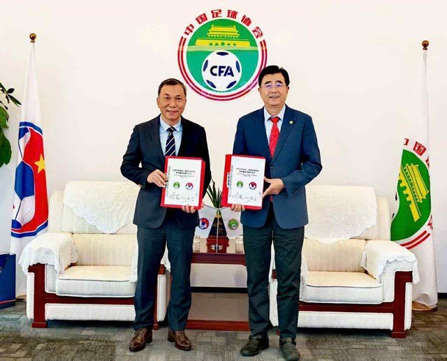 Chủ tịch VFF gặp lại Chủ tịch Liên đoàn Bóng đá Trung Quốc, U.23 Việt Nam có tin cực vui- Ảnh 1. Chủ tịch VFF gặp lại Chủ tịch Liên đoàn Bóng đá Trung Quốc, U.23 Việt Nam có tin cực vui- Ảnh 1.