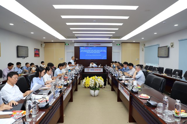 EVN l&agrave;m việc với EVNGENCO2 về kế hoạch sản xuất kinh doanh - Ảnh 1.