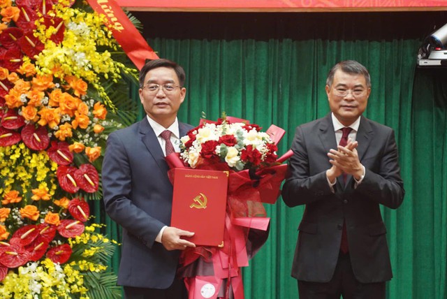 Ông Nguyễn Đình Trung được chỉ định giữ chức Bí thư Thành ủy Huế- Ảnh 1. Ông Nguyễn Đình Trung được chỉ định giữ chức Bí thư Thành ủy Huế- Ảnh 1.