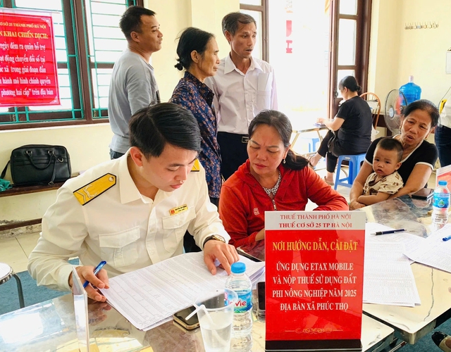 Ngành thuế giảm Hơn 8 . 000 Cán bộ nhưng khối lượng công việc vẫn tăng mạnh - Ảnh 1. Ngành thuế giảm Hơn 8 . 000 Cán bộ nhưng khối lượng công việc vẫn tăng mạnh - Ảnh 1.