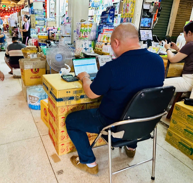 Vẫn băn khoăn về thuế hộ kinh doanh v&agrave; ngưỡng doanh thu 200 triệu đồng / năm - Ảnh 2.