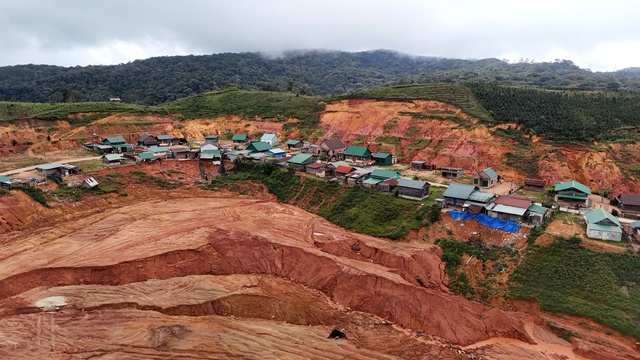 Cận cảnh sạt lở khu tái định cư vùng sâu thôn K’ Nớ ở Lâm Đồng - Ảnh 5.