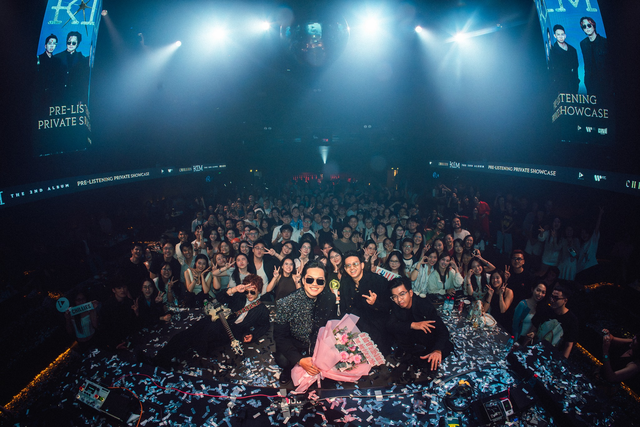 Các chàng trai Chillies thay đổi với disco- Ảnh 2.