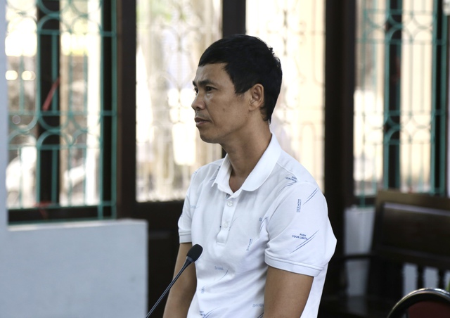 Vụ bán gà lôi trắng lãnh 6 năm tù: Tòa tuyên miễn trách nhiệm hình sự- Ảnh 1. Vụ bán gà lôi trắng lãnh 6 năm tù: Tòa tuyên miễn trách nhiệm hình sự- Ảnh 1.