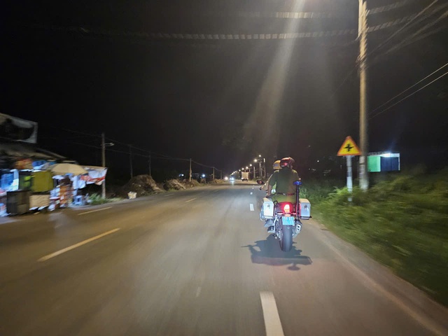 Nam thanh niên chửi CSGT rồi vào quán nhậu ngồi, có nồng độ cồn hơn 0.97 mg/l - Ảnh 5.