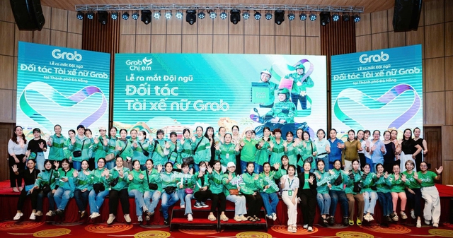 Hỗ trợ đội nữ t&agrave;i xế Grab tại Đ&agrave; Nẵng, Huế - Ảnh 2.