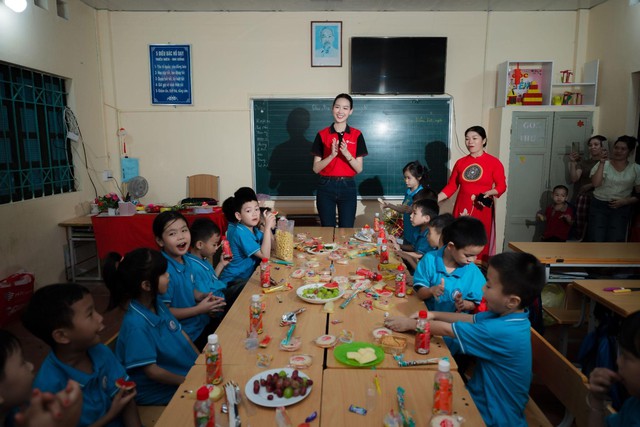 Đ&ecirc;m Trung thu đặc biệt nơi v&ugrave;ng lũ Lạng Sơn: Khi y&ecirc;u thương xua tan u &aacute;m- Ảnh 2.