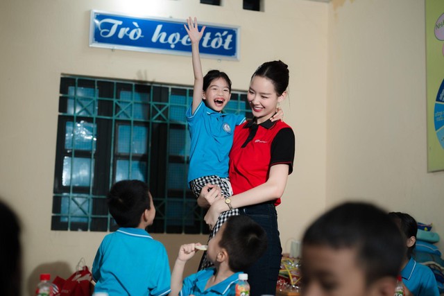 Đ&ecirc;m Trung thu đặc biệt nơi v&ugrave;ng lũ Lạng Sơn: Khi y&ecirc;u thương xua tan u &aacute;m- Ảnh 3.