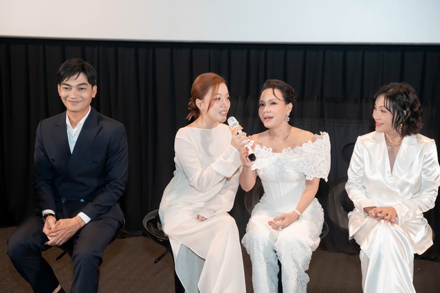 Phim của Khương Ngọc bỏ t&uacute;i hơn 10 tỉ đồng ngay ng&agrave;y đầu c&ocirc;ng chiếu- Ảnh 3.