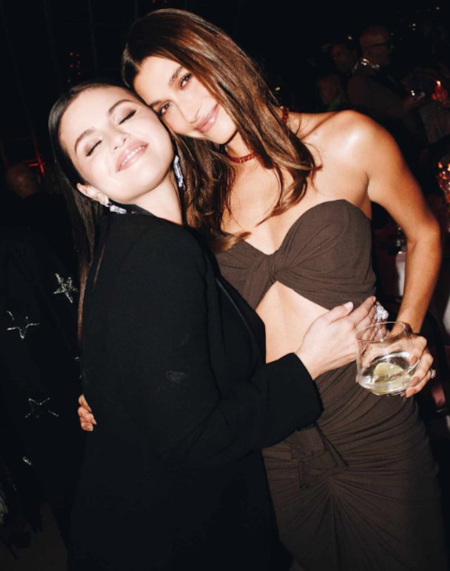 Hailey Bieber - Selena Gomez thổi b&ugrave;ng nghi vấn m&acirc;u thuẫn - Ảnh 2.