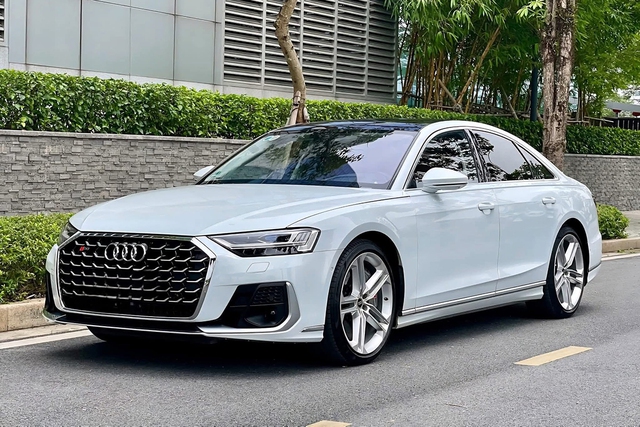Xe 'độc' Audi S8 đã…
