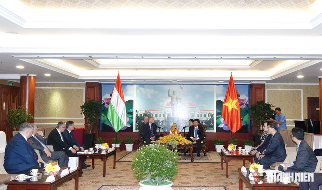 Chủ tịch HĐND TP.HCM V&otilde; Văn Minh tiếp Chủ tịch Quốc hội Hungary - Ảnh 2.