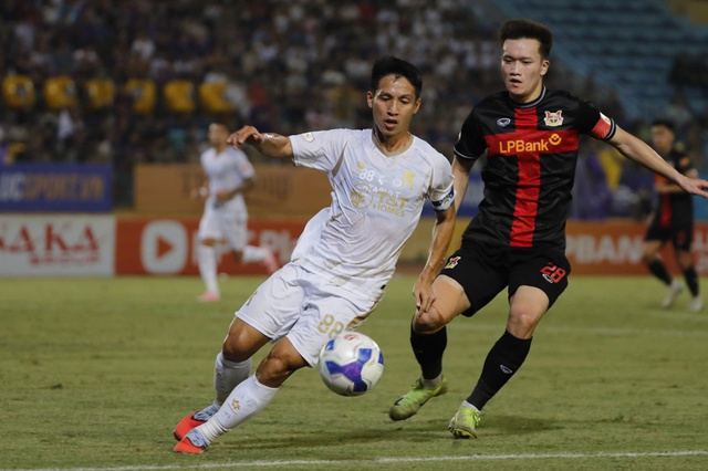 HLV Kewell đau x&oacute;t &lsquo;H&agrave; Nội phải trả gi&aacute; đắt&rsquo;, HLV Ninh B&igrave;nh 'Ho&agrave;ng Đức hay như người ngo&agrave;i h&agrave;nh tinh&rsquo;- Ảnh 3.