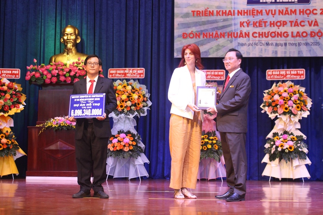 Doanh nghiệp tài trợ gần 12 tỷ đồng cho một trường CĐ đào tạo nghề - Ảnh 2.