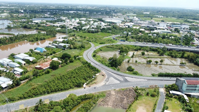 Đường tránh Cao Lãnh xuyên qua cánh đồng mùa nước nổi sắp hoàn thành- Ảnh 2. Đường tránh Cao Lãnh xuyên qua cánh đồng mùa nước nổi sắp hoàn thành- Ảnh 2.