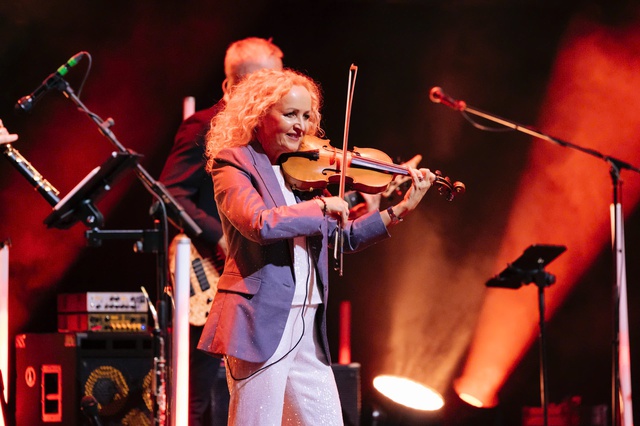 Secret Garden: Giá trị của ‘âm nhạc chữa lành’- Ảnh 5. Secret Garden: Giá trị của ‘âm nhạc chữa lành’- Ảnh 5.