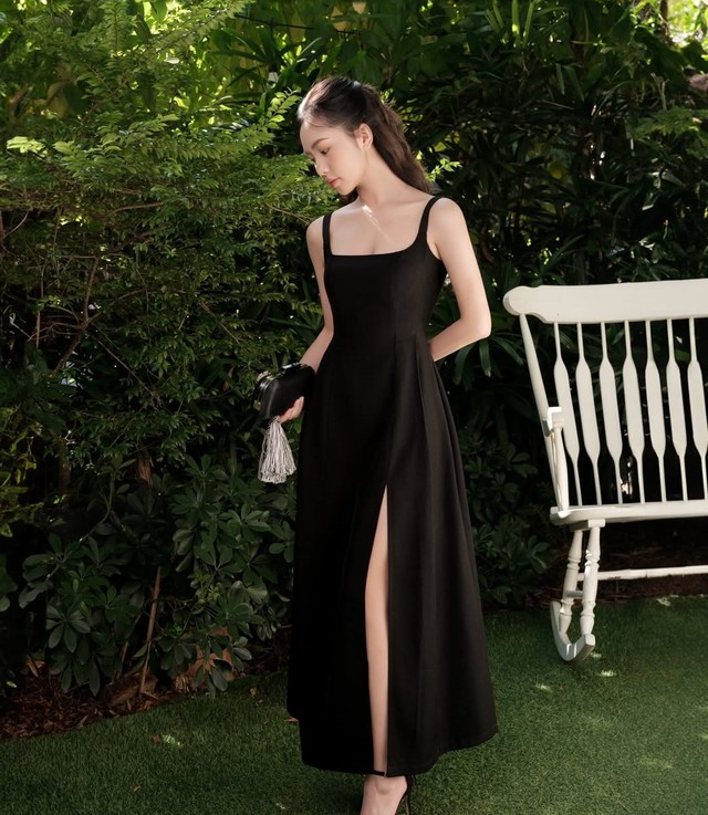 Đầm hai dây tôn lên sắc vóc ngày thu củ…