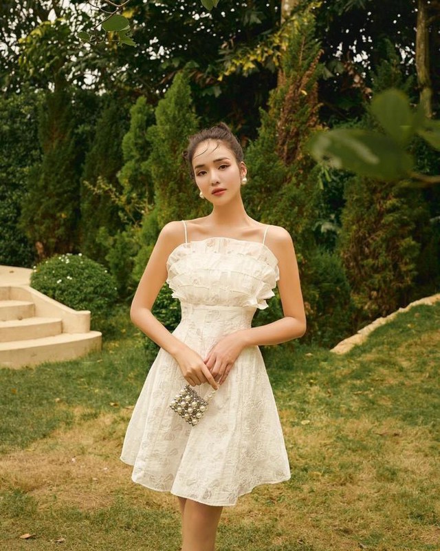 Đầm hai dây tôn lên sắc vóc ngày thu của nàng- Ảnh 4. Đầm hai dây tôn lên sắc vóc ngày thu của nàng- Ảnh 4.