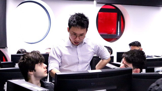 Nếu muốn tham gia vào nhóm nghiên cứu các dự án liên quan đến ứng dụng AI... - Ảnh 2.