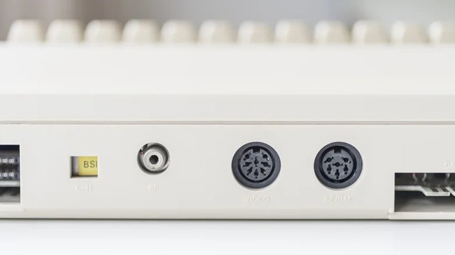 Trước khi có USB, người dùng máy tính đã phải sống khổ sở ra sao? - Ảnh 1.