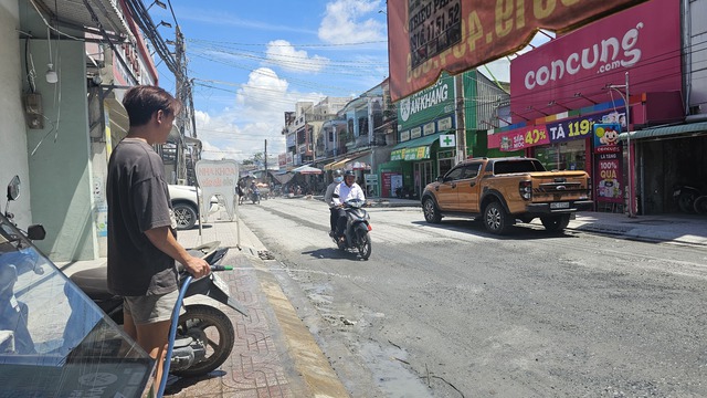 Khổ vì đường trăm tỉ thi công chậm ở Vĩnh Long - Ảnh 3.