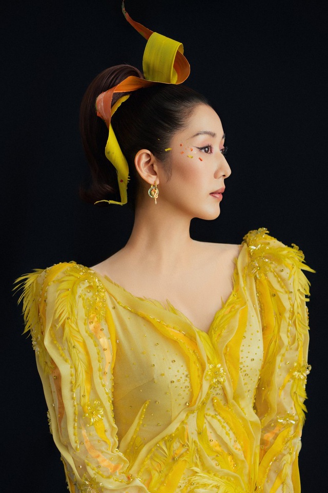 Bản hòa ca của lụa và đá trong thời trang 24 / 7 của Kenny Thái - Ảnh 3.