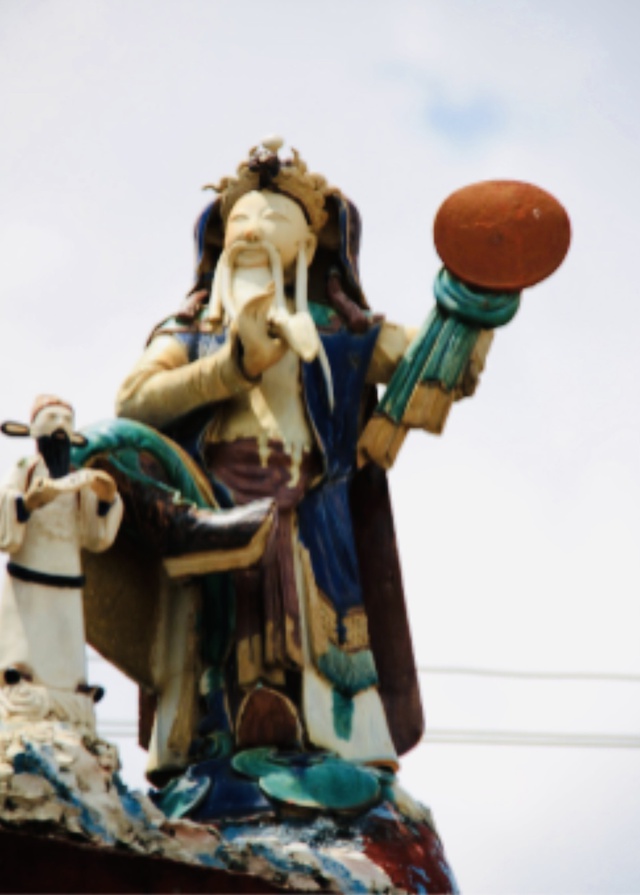 V&igrave; sao ở Nam bộ hay thờ &ocirc;ng Nhật - b&agrave; Nguyệt?- Ảnh 1.