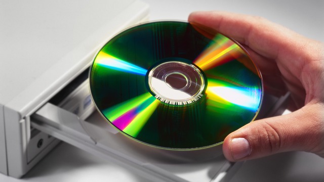 Ổ đĩa quang bỗng 'cháy hàng' sau khi Windows 10 khai tử - Ảnh 1.