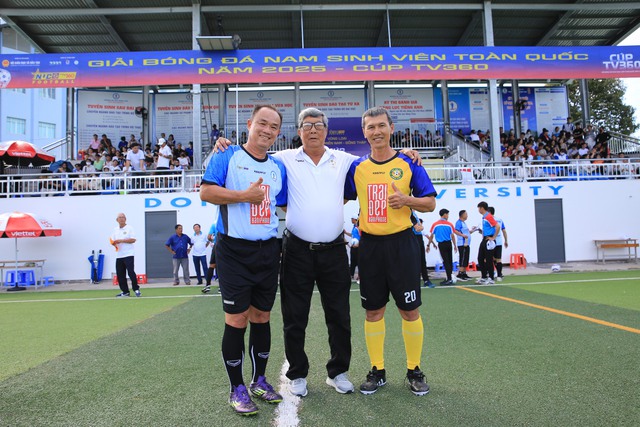 Hai cựu Quả b&oacute;ng v&agrave;ng truyền cảm hứng trong ng&agrave;y Trường ĐH Đồng Th&aacute;p sớm v&agrave;o b&aacute;n kết - Ảnh 10.
