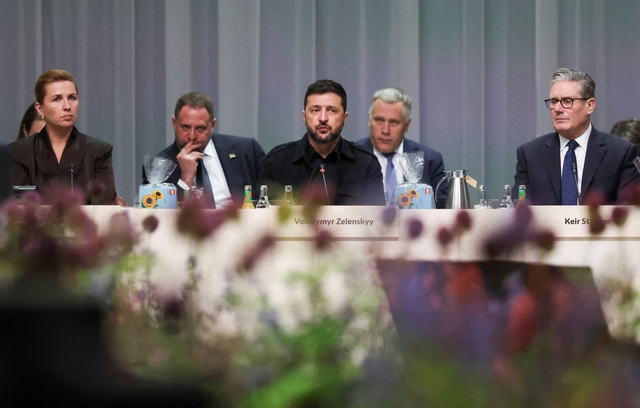 Phương T&acirc;y b&agrave;n chuyện gi&uacute;p sức Ukraine - Ảnh 1.