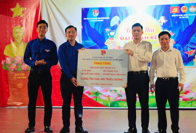 'Trung thu Đại đoàn kết' tại xã Sơn Thủy, tỉnh Tuyên Quang- Ảnh 3. 'Trung thu Đại đoàn kết' tại xã Sơn Thủy, tỉnh Tuyên Quang- Ảnh 3.