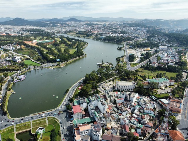 Bộ Chính trị chỉ định nhân sự tỉnh ủy Lâm Đồng nhiệm kỳ 2025 - 2030 - Ảnh 2. Bộ Chính trị chỉ định nhân sự tỉnh ủy Lâm Đồng nhiệm kỳ 2025 - 2030 - Ảnh 2.