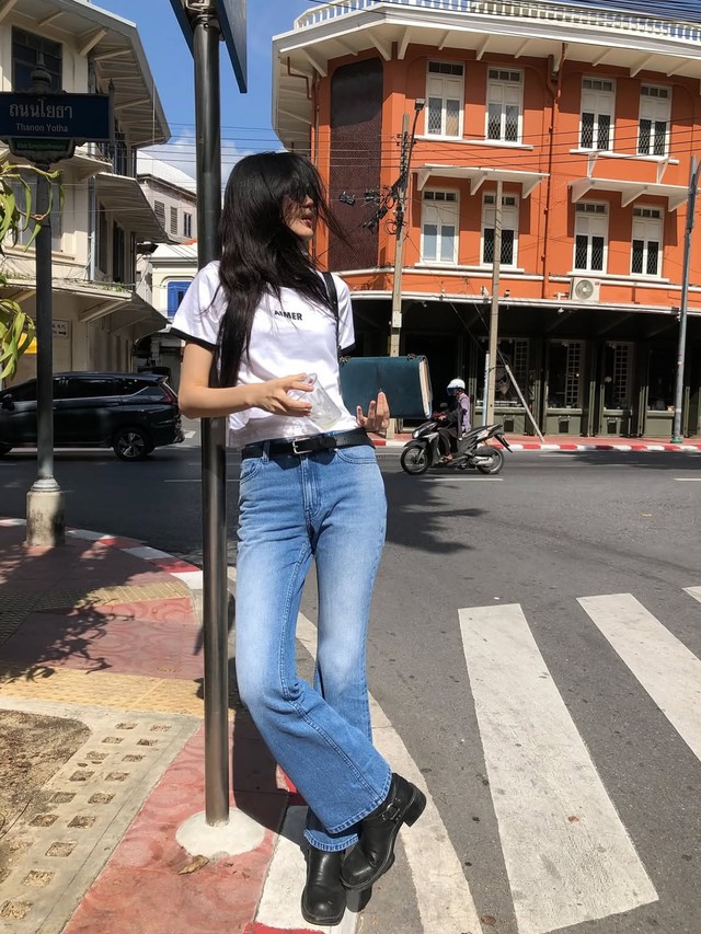 Quần jeans ống loe cạp cao, x…
