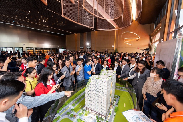 Tin tức đặc biệt tr&ecirc;n b&aacute;o in Thanh Ni&ecirc;n 3.10.2025  - Ảnh 1.