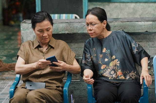 Phim mới thu hơn 30 tỉ, Việt Hương nhận quà đặc biệt từ chồng - Ảnh 2.