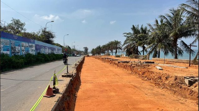 Đường du lịch ven biển Mũi Né ì ạch tiến độ vì vướng mặt bằng - Ảnh 3.