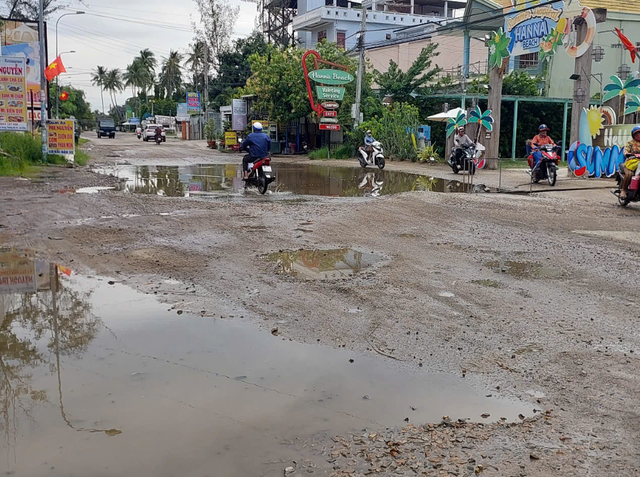 Đường du lịch ven biển Mũi Né ì ạch tiến độ vì vướng mặt bằng - Ảnh 2.