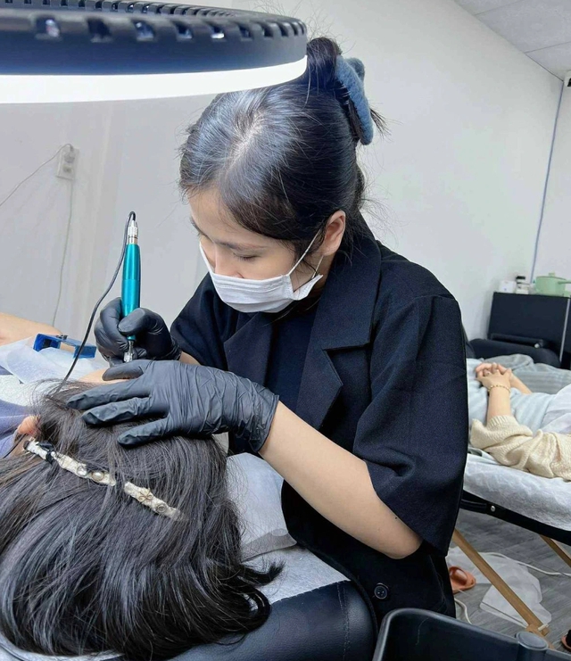 Mới tháng 10 dương …