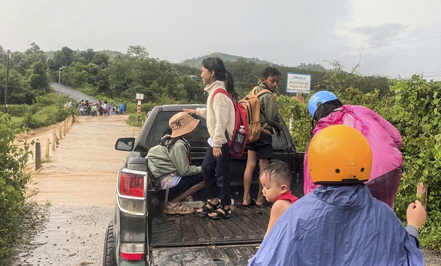 Những cây cầu già nua giữa đại ngàn Quảng Ngãi - Ảnh 2.