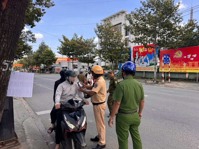 CSGT đo nồng độ cồn ban ngày: Cô gái bị phạt dù chỉ pha bia vào nước ngọt - Ảnh 9.