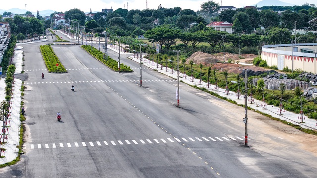 Quảng Ngãi: Thi công lắp đặt ống nước chậm hoàn trả mặt bằng gây mất an toàn- Ảnh 2. Quảng Ngãi: Thi công lắp đặt ống nước chậm hoàn trả mặt bằng gây mất an toàn- Ảnh 2.