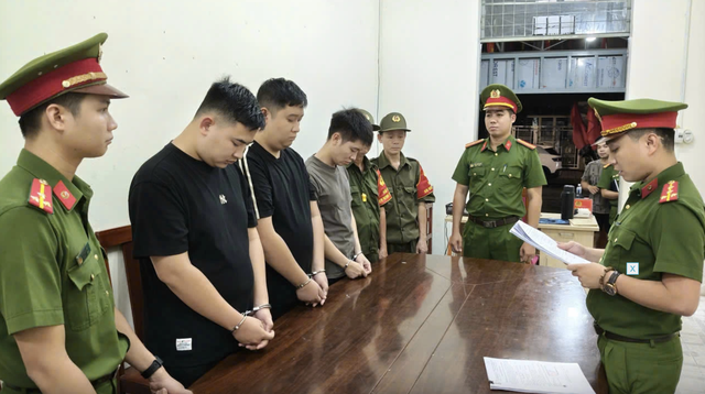 Ai bị cuốn theo cơn lốc tiền ảo?- Ảnh 4. Ai bị cuốn theo cơn lốc tiền ảo?- Ảnh 4.