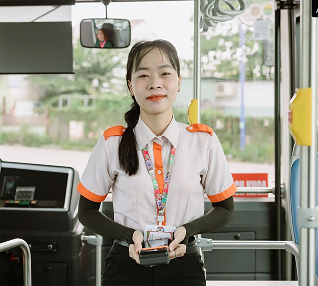 Chương tr&igrave;nh &lsquo;Chạm đều tay - Rinh ngay giải về&rsquo;: Bước tiến mới cho xe bu&yacute;t TP.HCM- Ảnh 2.