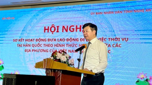 Ông Vũ Trường Giang, quyền Cục trưởng Cục Quản lý lao động ngoài nước (Bộ Nội vụ). Ông Vũ Trường Giang, quyền Cục trưởng Cục Quản lý lao động ngoài nước (Bộ Nội vụ).