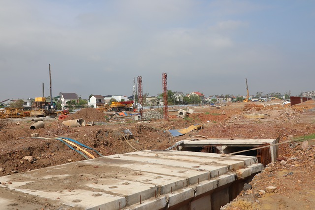 Giá nhà 'leo thang', gia đình trẻ vỡ mộng an cư- Ảnh 2.